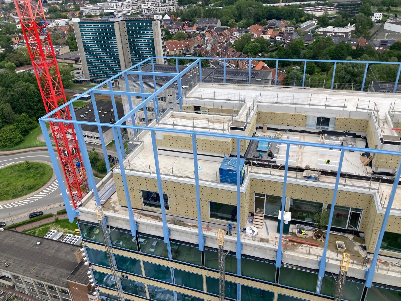 Staalstructuur voor de daktuin van Nobel I, UZ Gent, op 62 meter hoogte